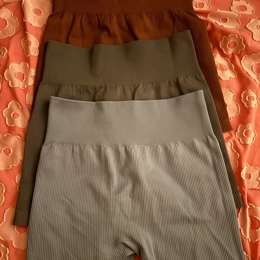 Amazon Ribbed High-Waist Athletic Shorts – Gray, Olive, Brown
